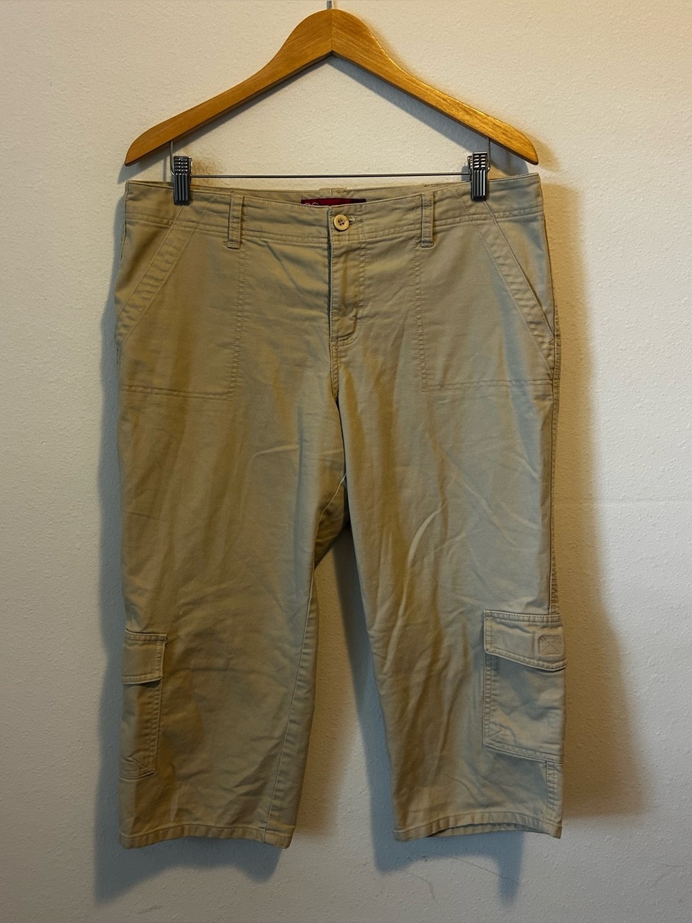 Vintage Women’s  Size 15 Khaki Cargo Capri Pants Casual Stretch Cotton